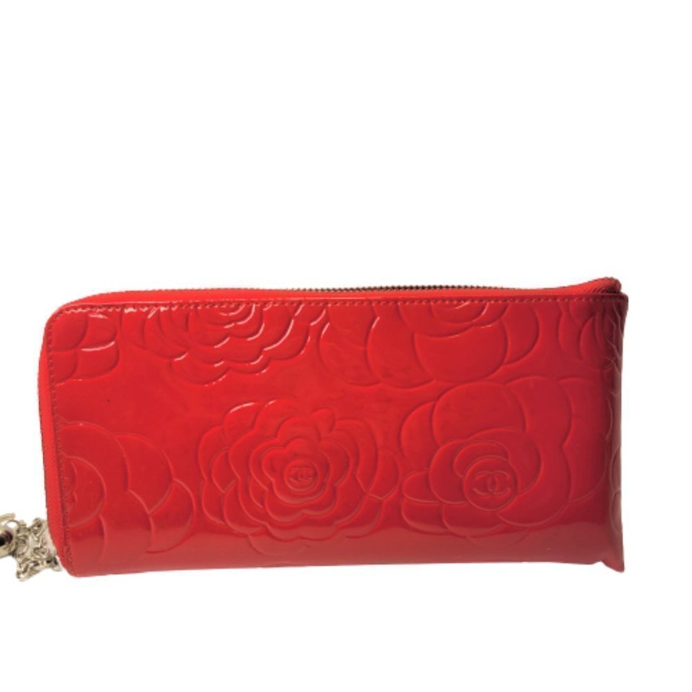 Red Rectangular Rose Motif Clutch Wallet NWOT